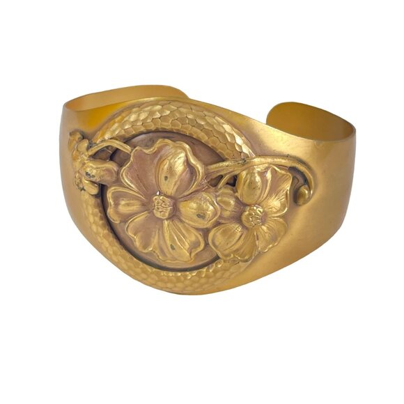 Retro Vintage Floral Embossed Gold-Toned Cuff Bracelet With Round Detai - Picture 4 of 6